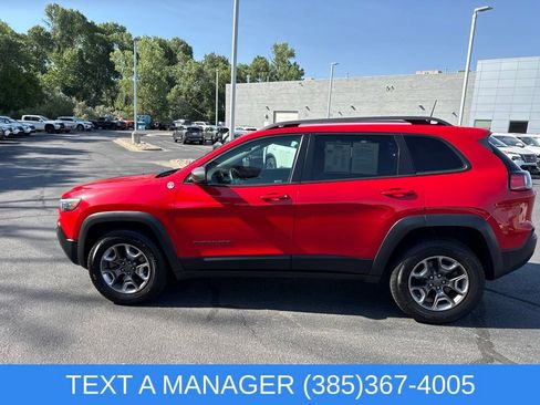 Used 2019 Jeep Cherokee Trailhawk AWD/4WD image 5