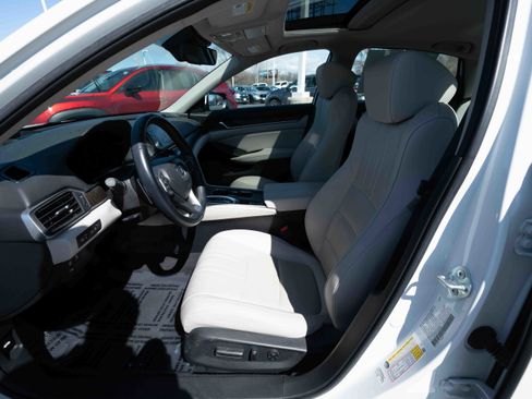 Used 2022 Honda Accord Touring image 9