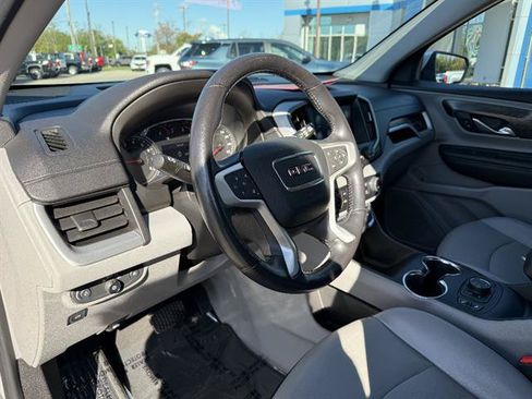 Used 2022 GMC Terrain SLT AWD/4WD image 2