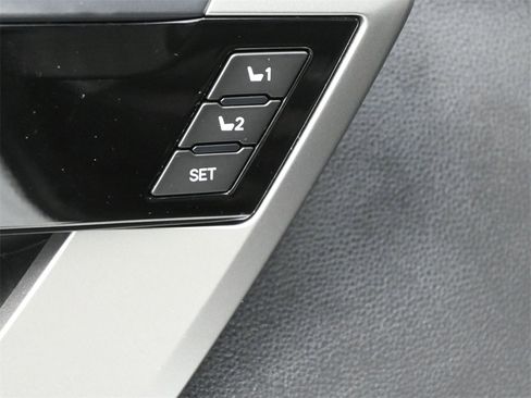 Used 2024 Toyota Tundra Limited image 5