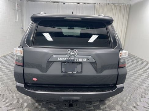 Used 2016 Toyota 4Runner SR5 image 7