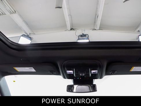 Used 2023 GMC Yukon SLT image 22