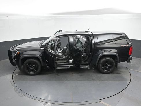 Used 2017 Chevrolet Colorado LT w/ Midnight Edition AWD/4WD image 42