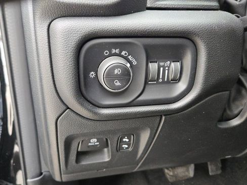 Used 2023 RAM 1500 Laramie image 25