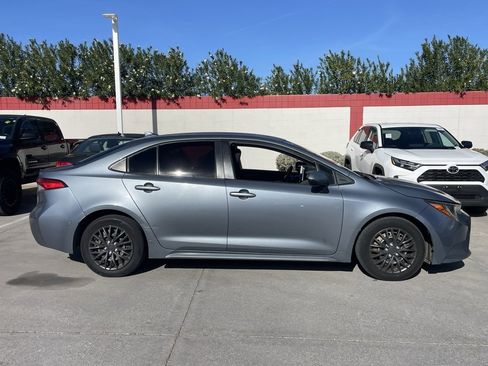 Used 2020 Toyota Corolla LE w/ LE Premium Package image 3