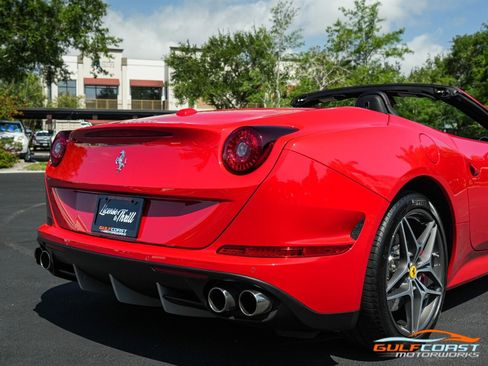 Used 2015 Ferrari California T image 63