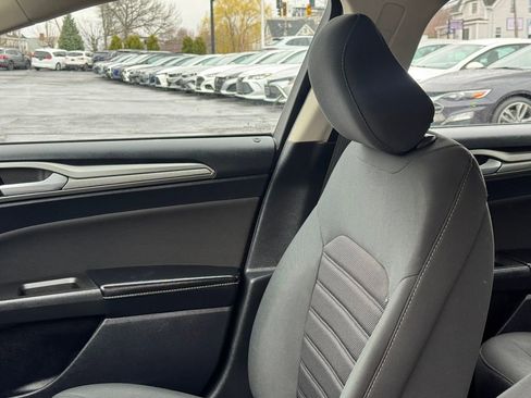 Used 2020 Ford Fusion SE image 23