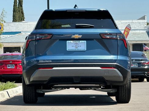 New 2026 Chevrolet Equinox LT w/ Safety and Technology Package FWD image 5