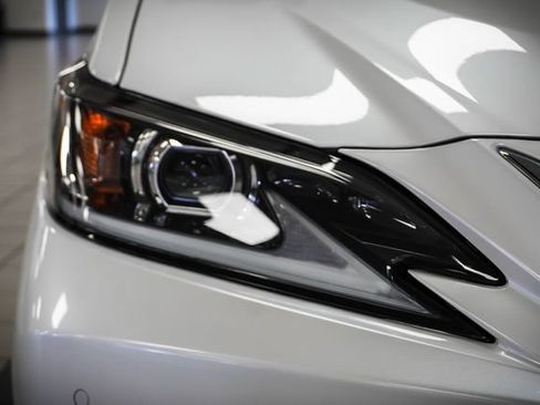 Certified 2025 Lexus ES 300h w/ Premium Package FWD image 29