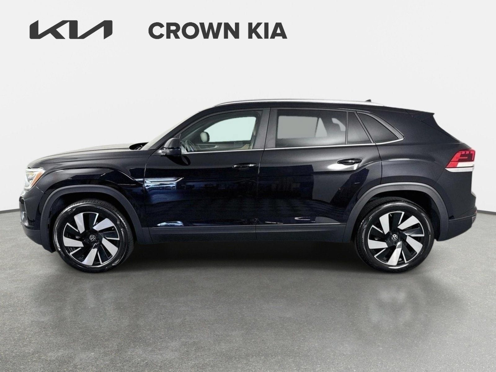 Used 2024 Volkswagen Atlas Cross Sport SE FWD image 9