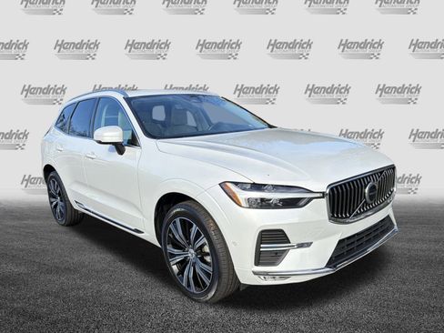 Certified 2023 Volvo XC60 B5 Plus image 2