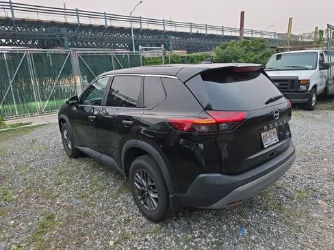 Used 2023 Nissan Rogue S AWD/4WD image 2
