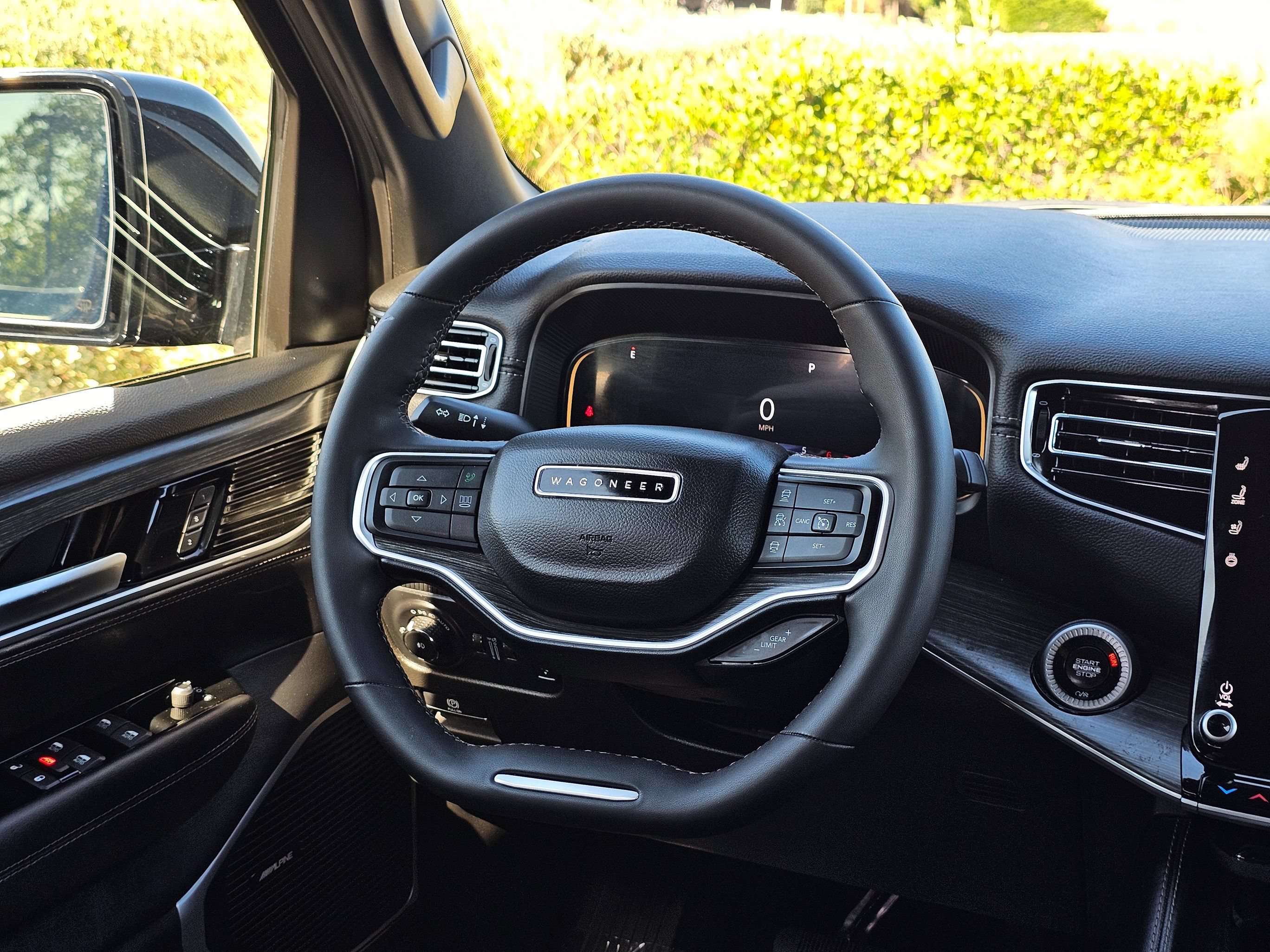 Used 2024 Jeep Wagoneer L Series II w/ Flexible Seating Group AWD/4WD image 25