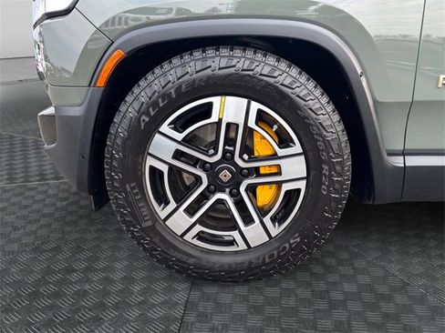 Used 2023 Rivian R1S Launch Edition image 14