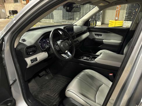 Used 2024 Honda Pilot Elite image 32