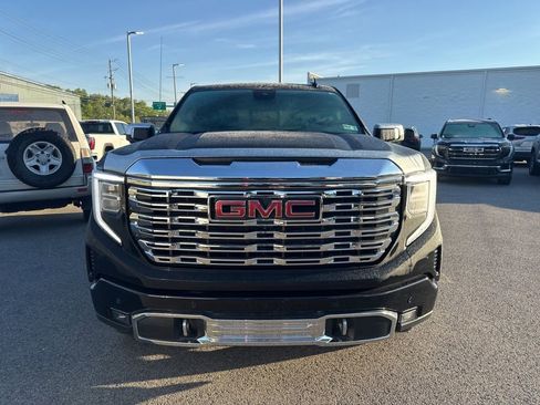 Used 2024 GMC Sierra 1500 Denali w/ Technology Package AWD/4WD image 2