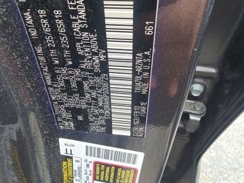 Used 2023 Toyota Highlander LE FWD image 4