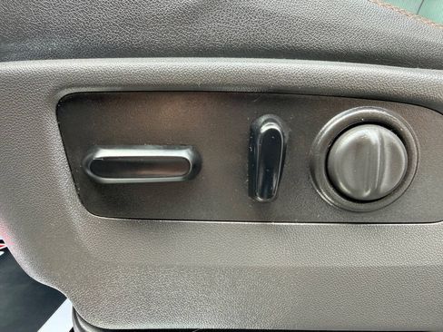 Used 2021 GMC Sierra 1500 AT4 w/ AT4 Premium Package AWD/4WD image 22