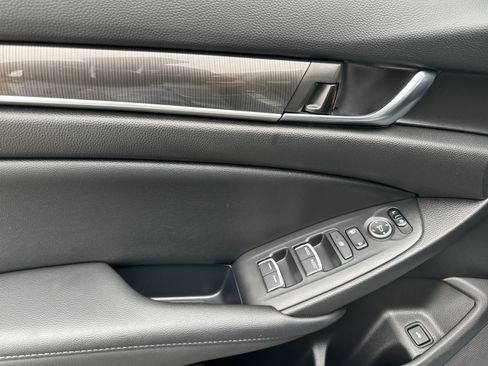 Used 2022 Honda Accord Sport image 11