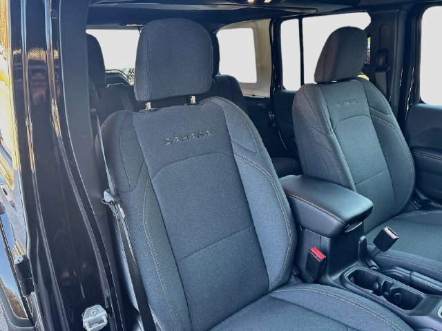 Used 2024 Jeep Wrangler Unlimited Sahara AWD/4WD image 28