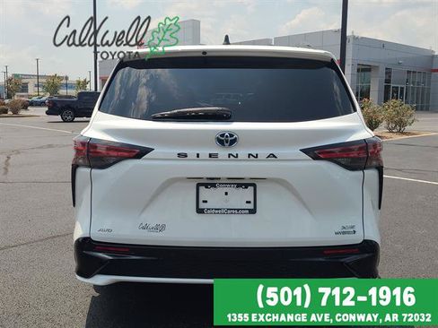 Used 2022 Toyota Sienna XSE w/ XSE Plus Package AWD/4WD image 6