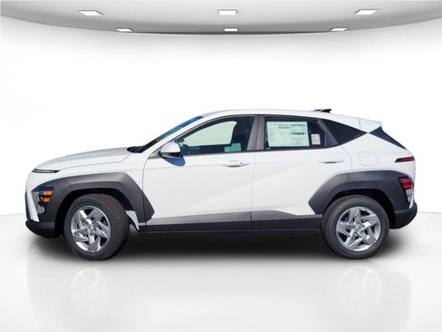 New 2026 Hyundai Kona SE image 4