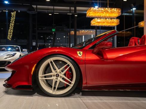 Used 2020 Ferrari 488 Pista Spider RWD image 15