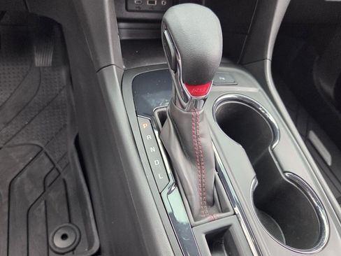 Certified 2023 Chevrolet Equinox RS w/ RS Leather Package FWD image 30