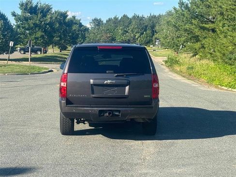 Used 2010 Chevrolet Suburban LT AWD/4WD image 5