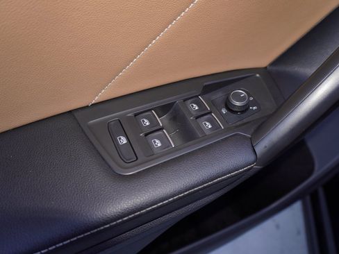 Used 2022 Volkswagen Tiguan SE image 15