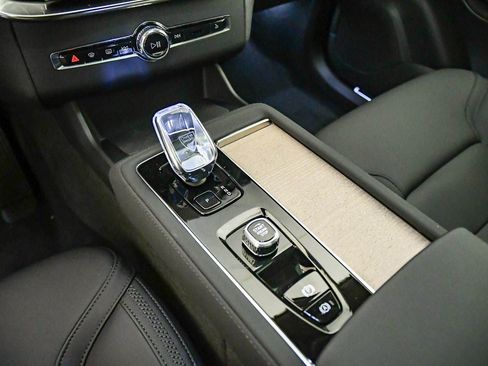 New 2026 Volvo XC90 B5 Core AWD/4WD image 20