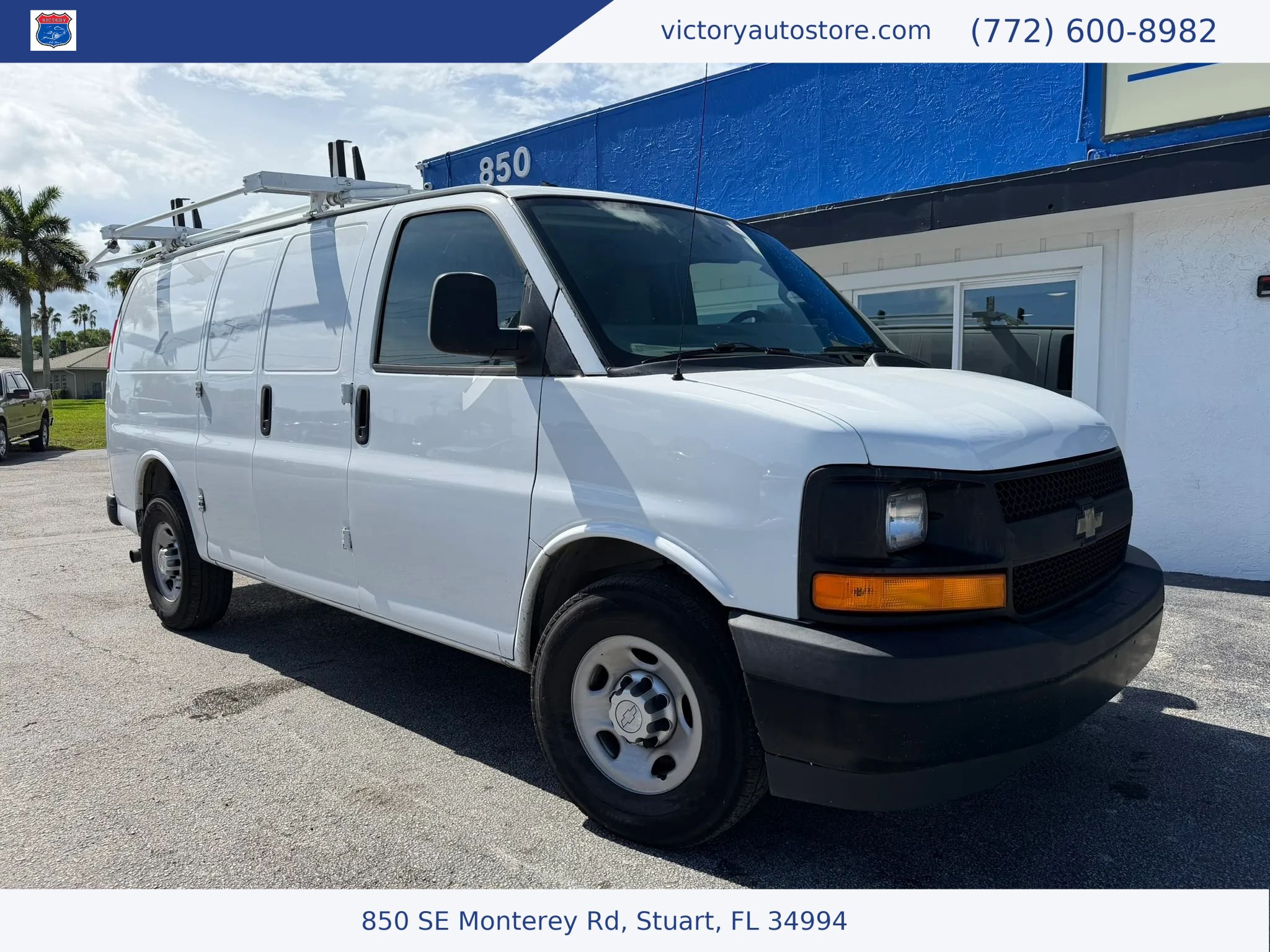 Used 2017 Chevrolet Express 2500 RWD image 1