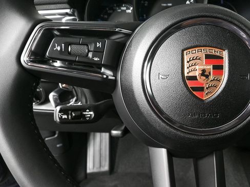 New 2025 Porsche Macan image 9