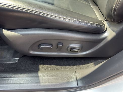Used 2017 Nissan Pathfinder SL w/ SL Tech Package AWD/4WD image 15