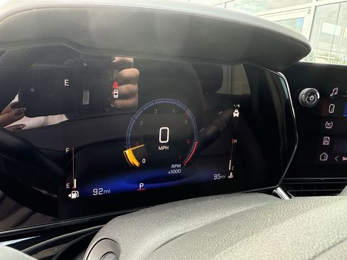 New 2025 Chevrolet Trax RS w/ Driver Confidence Package image 40