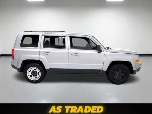 Used 2016 Jeep Patriot Sport w/ Power Value Group FWD image 5