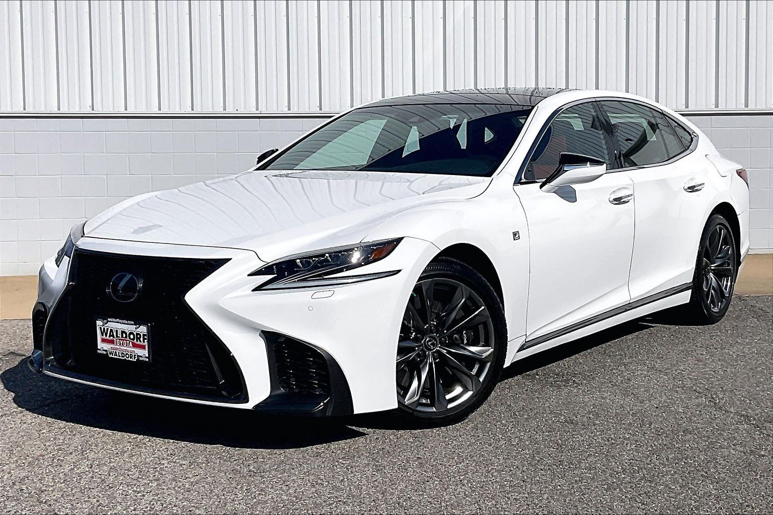 Used 2018 Lexus LS 500 F Sport w/ Accessory Package (Z1) AWD/4WD image 2