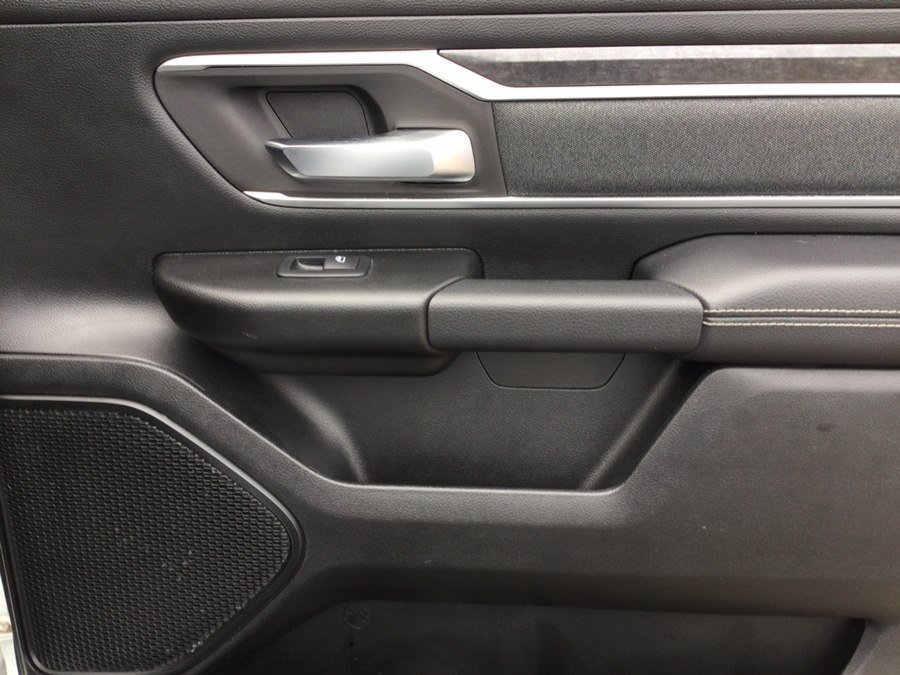 Used 2020 RAM 1500 4x4 Crew Cab image 14