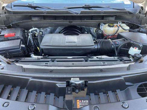 Used 2023 GMC Yukon XL SLT image 31