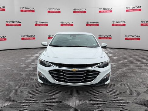 Used 2024 Chevrolet Malibu LT FWD image 2