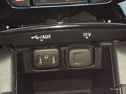 Used 2021 Buick Encore Preferred image 12