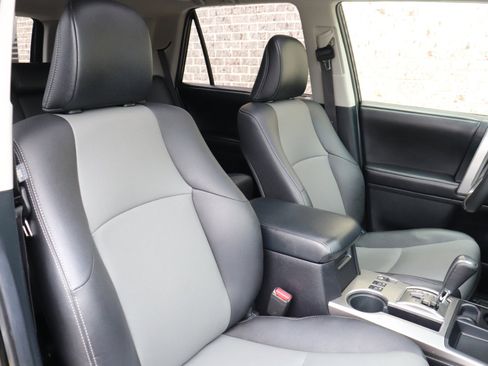 Used 2015 Toyota 4Runner SR5 Premium image 26