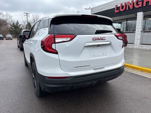 Used 2024 GMC Terrain SLE image 9