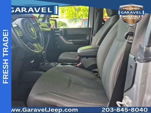Used 2018 Jeep Wrangler Sport AWD/4WD image 3