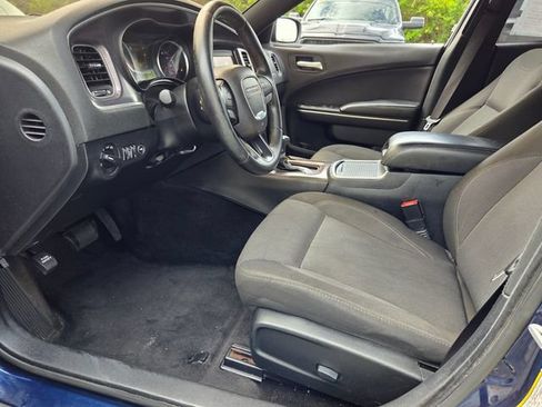 Used 2015 Dodge Charger SE w/ Sport Appearance Group RWD image 9