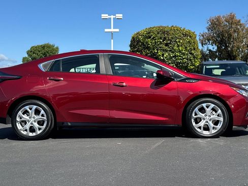 Used 2017 Chevrolet Volt Premier w/ Driver Confidence II Package image 4