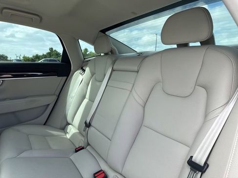 Used 2020 Volvo S90 T6 Momentum w/ Protection Package Premier image 12