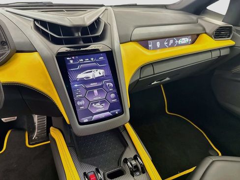 Used 2024 Lamborghini Revuelto AWD/4WD image 24