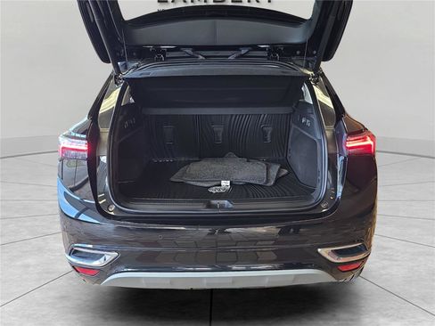 Used 2023 Buick Envision Avenir image 32