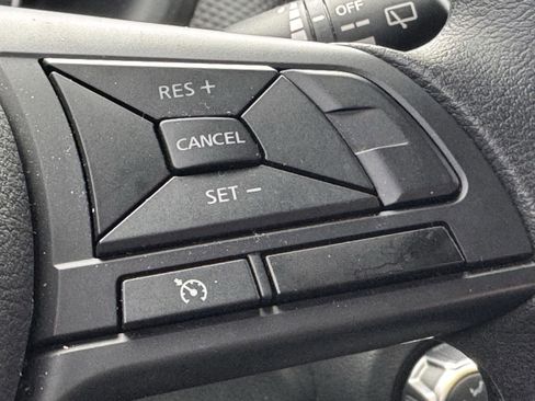 Used 2024 Nissan Kicks S FWD image 9